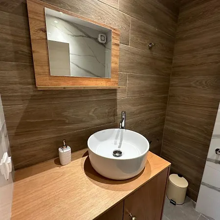 Luxurious העיירה רתימנו